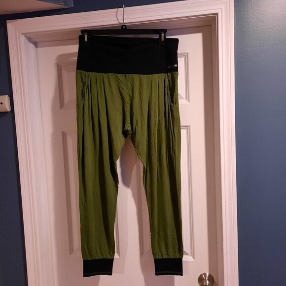 Yogamasti Harem Baggy Yoga Pants Size 8-10 US Green Black Vinayasa Practice - Picture 1 of 11